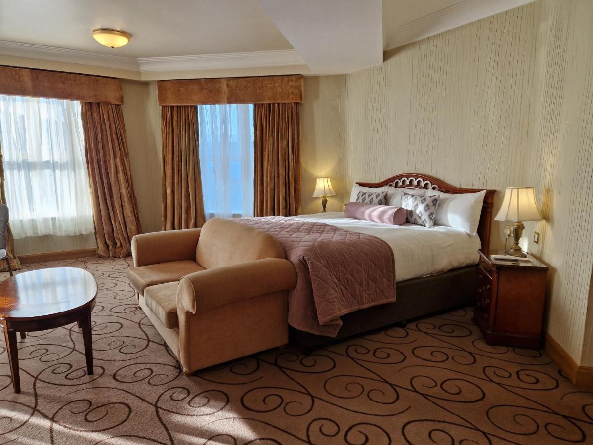 Lawlors Hotel ネース エクステリア 写真