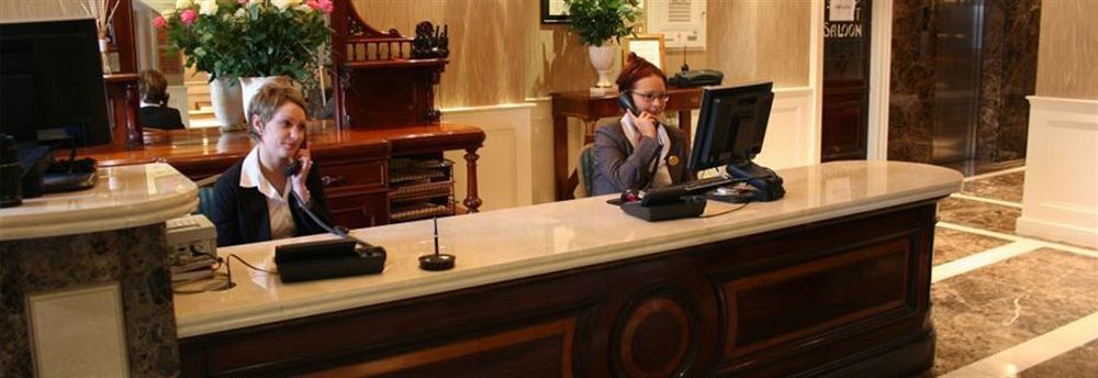 Lawlors Hotel ネース エクステリア 写真