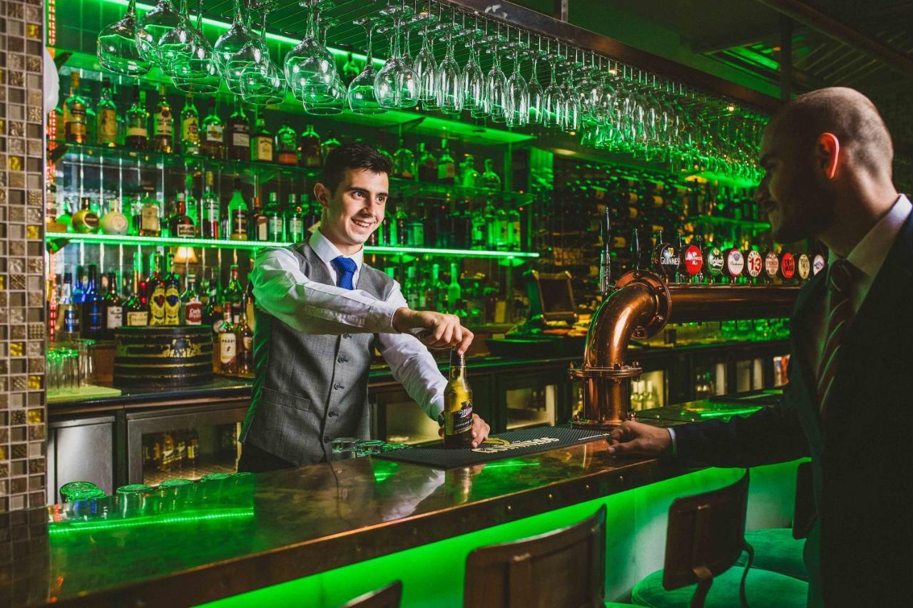 Lawlors Hotel ネース エクステリア 写真